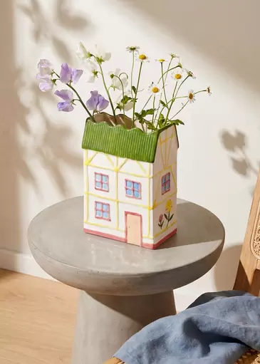 Ceramic house vase - 20 cm