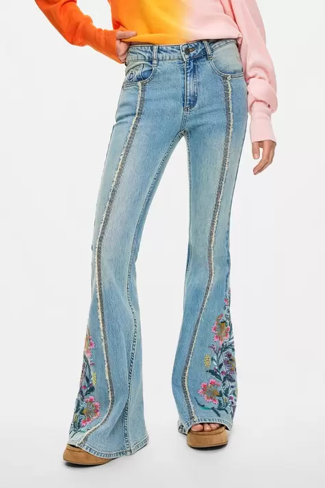 Jeans met bloemstiksels