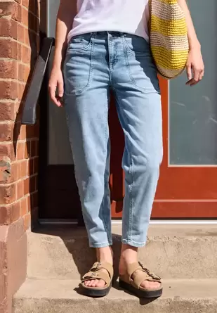 Barrel leg jeans in Loose Fit