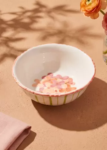 Ceramic bowl with hand-painted fl...