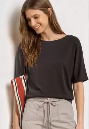 Basic Shirt met boothals en elastische zoom