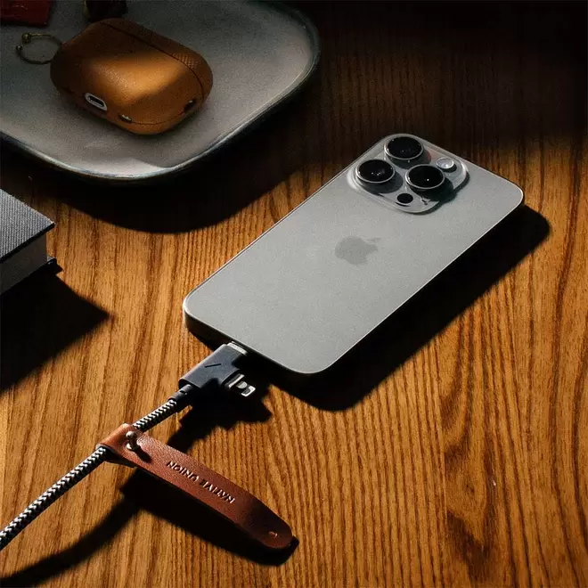 Belt Cable Duo Pro - USB-C to USB-C & Lightning - Zebra