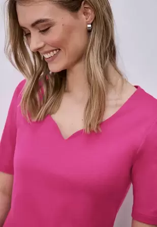 Shirt met korte mouwen en hartvormige halslijn
