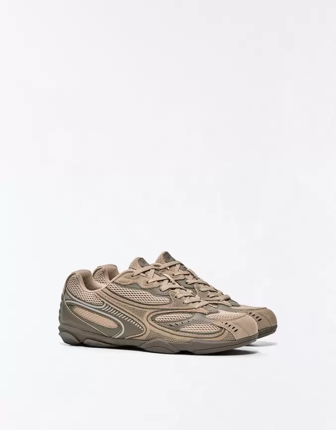 Sneaker met platte zool