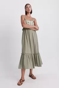 Vestido midi tirantes bordado