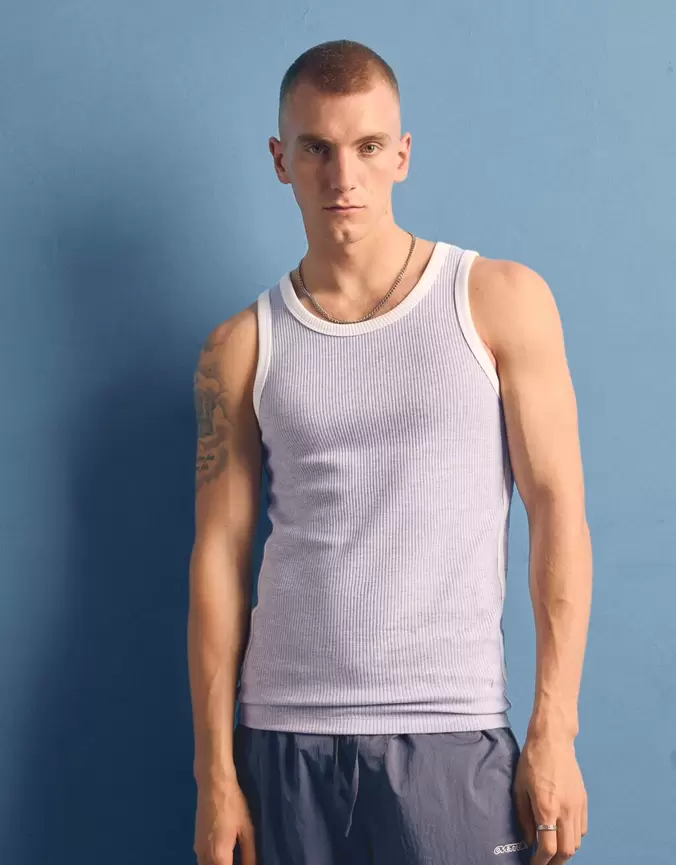 Geribd T-shirt met bandjes en retro contrast