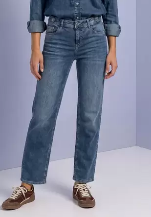 Jeans met Straight Leg pijpen en knoopdetails