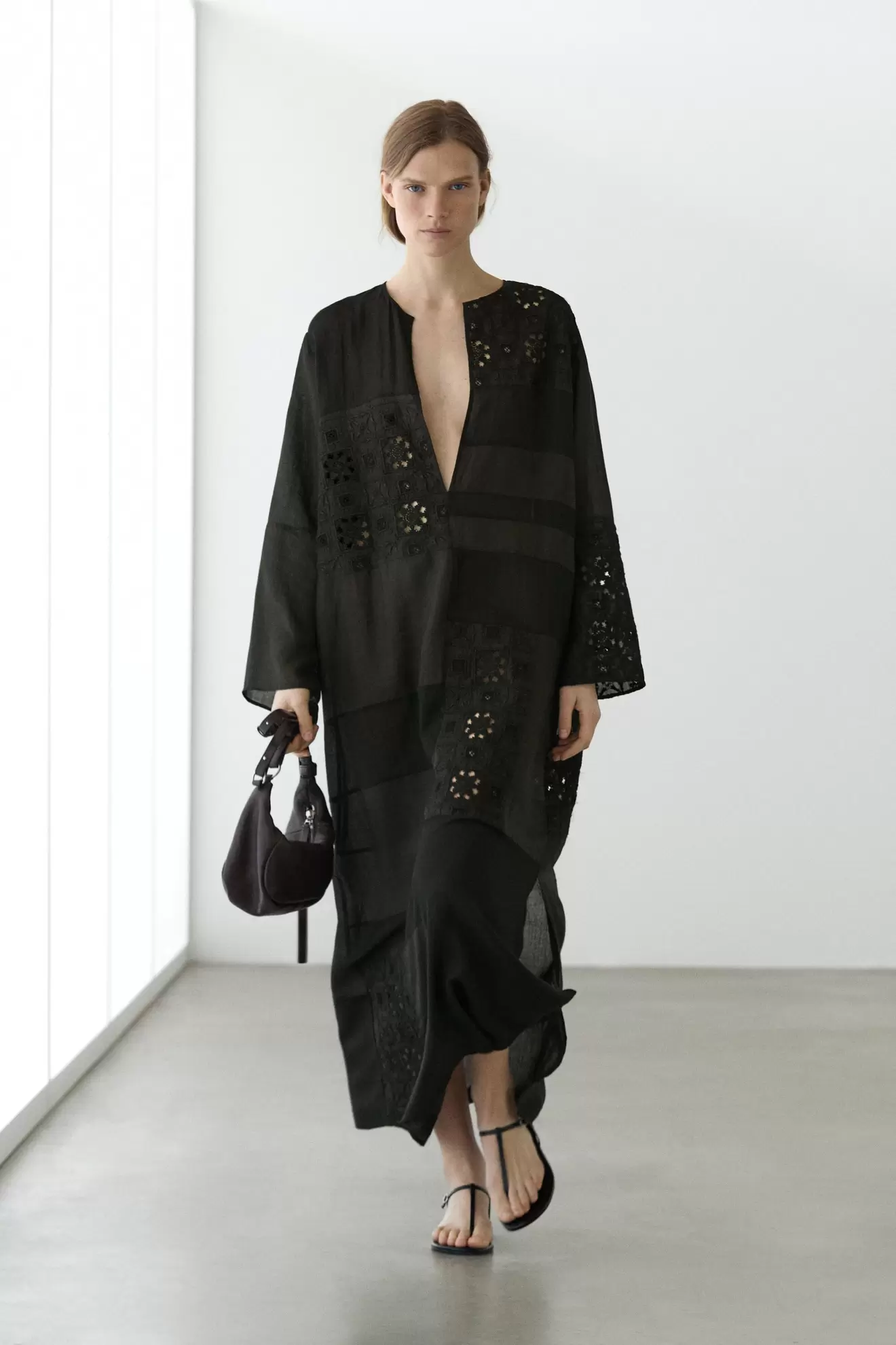 Vestido kaftan fluido detalle bordados