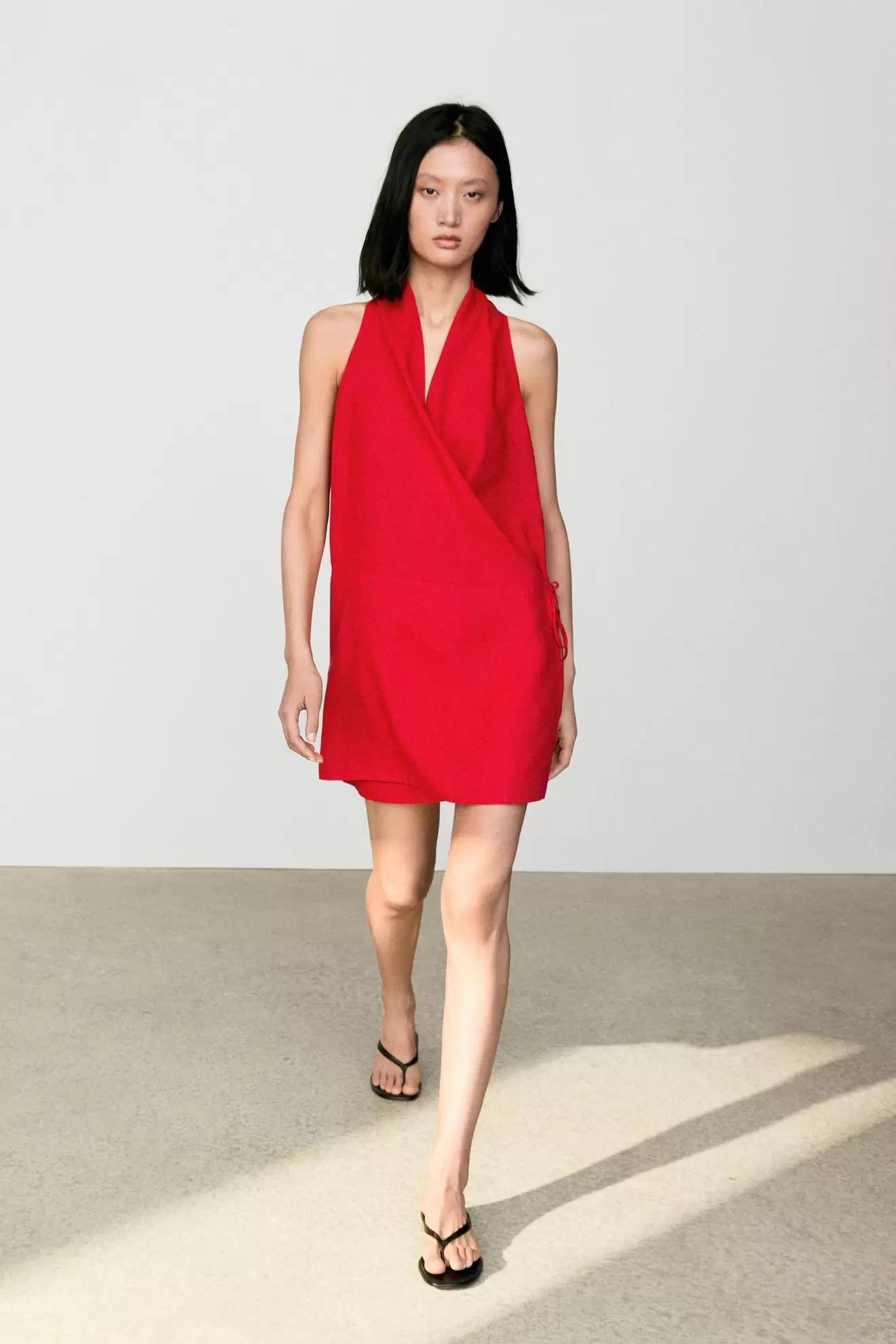 Vestido mini escote cruzado 100% lino