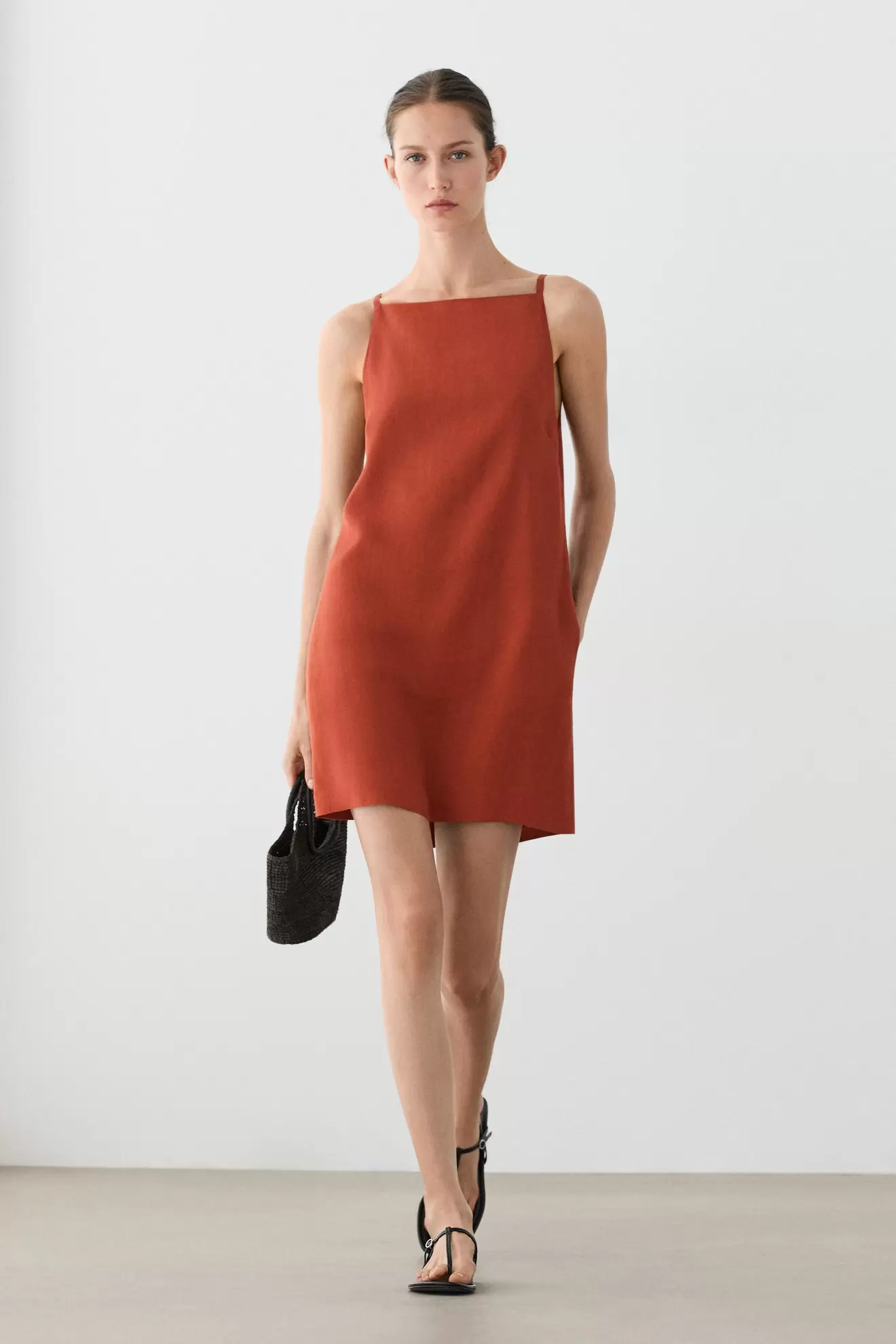 Vestido mini tirantes