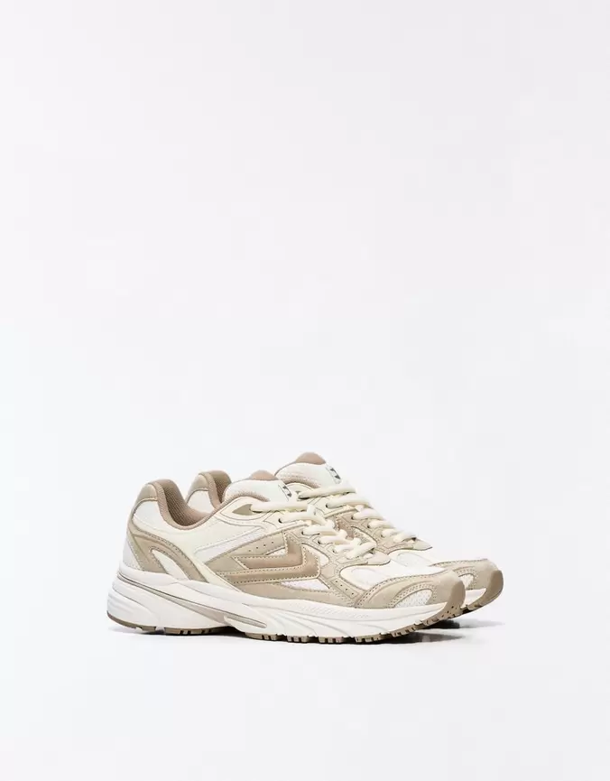 sneakers met meerdere vlakken
