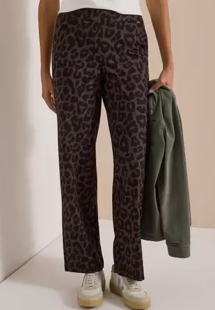 Broek met High Waist en rechte pijpen met luipaardprint