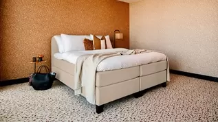Hotelboxspring Essential met topper Luxury