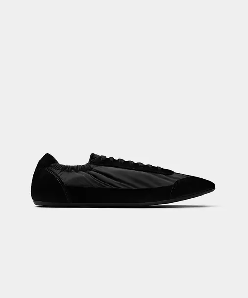 Black Sneaker
