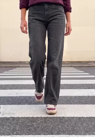 Mid Waist Wide Leg Jeans – Casual Fit