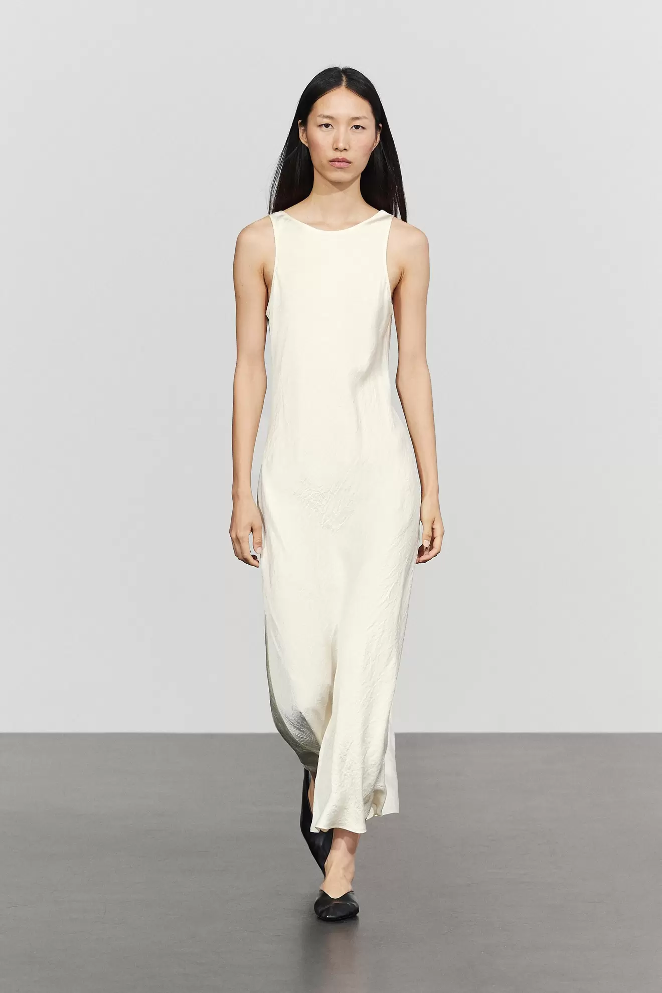 Vestido midi satinado