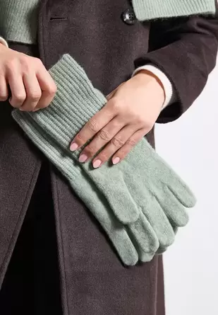 Fijngebreide handschoenen