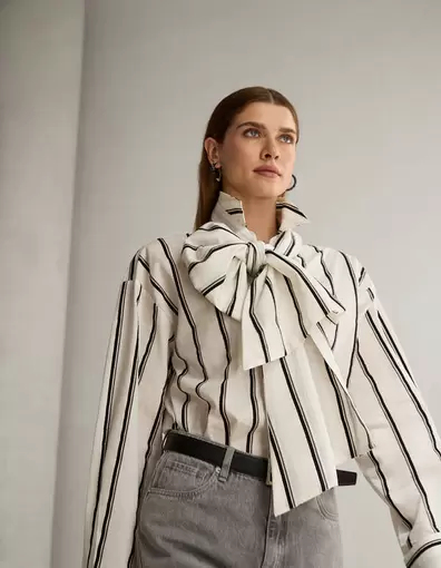 Gestreepte Jacquard Blouse Gebroken Wit By Mieke