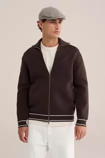 Regular fit gebreid vest met contrast