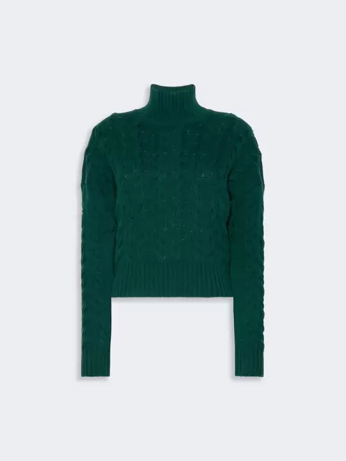 Comfortable wool and cashmere sweater