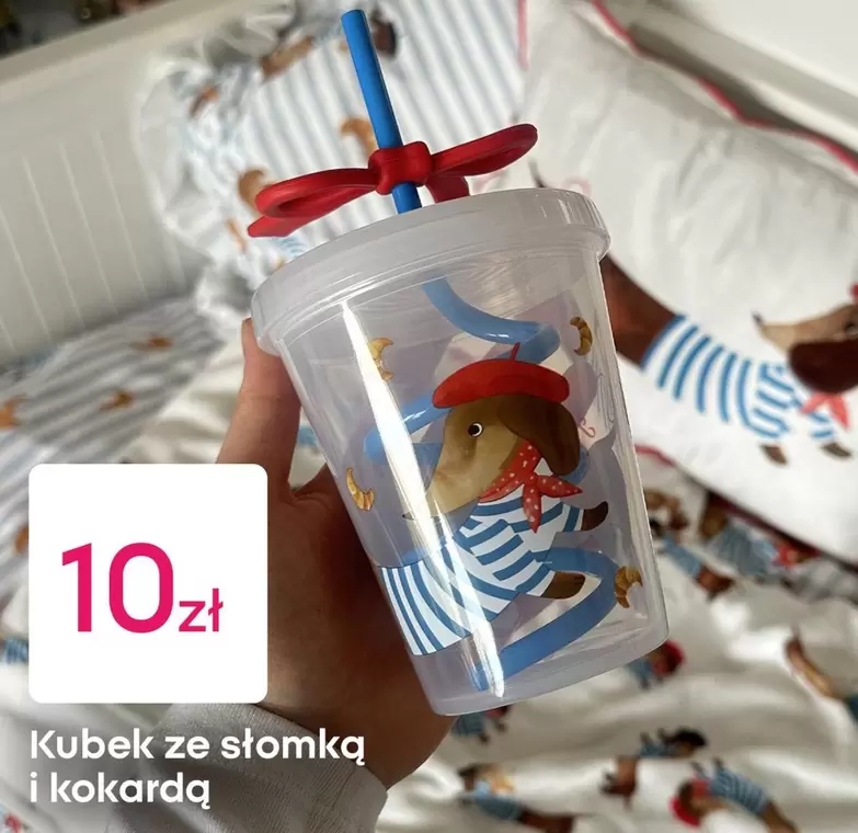 Kubek ze słomką i kokardą