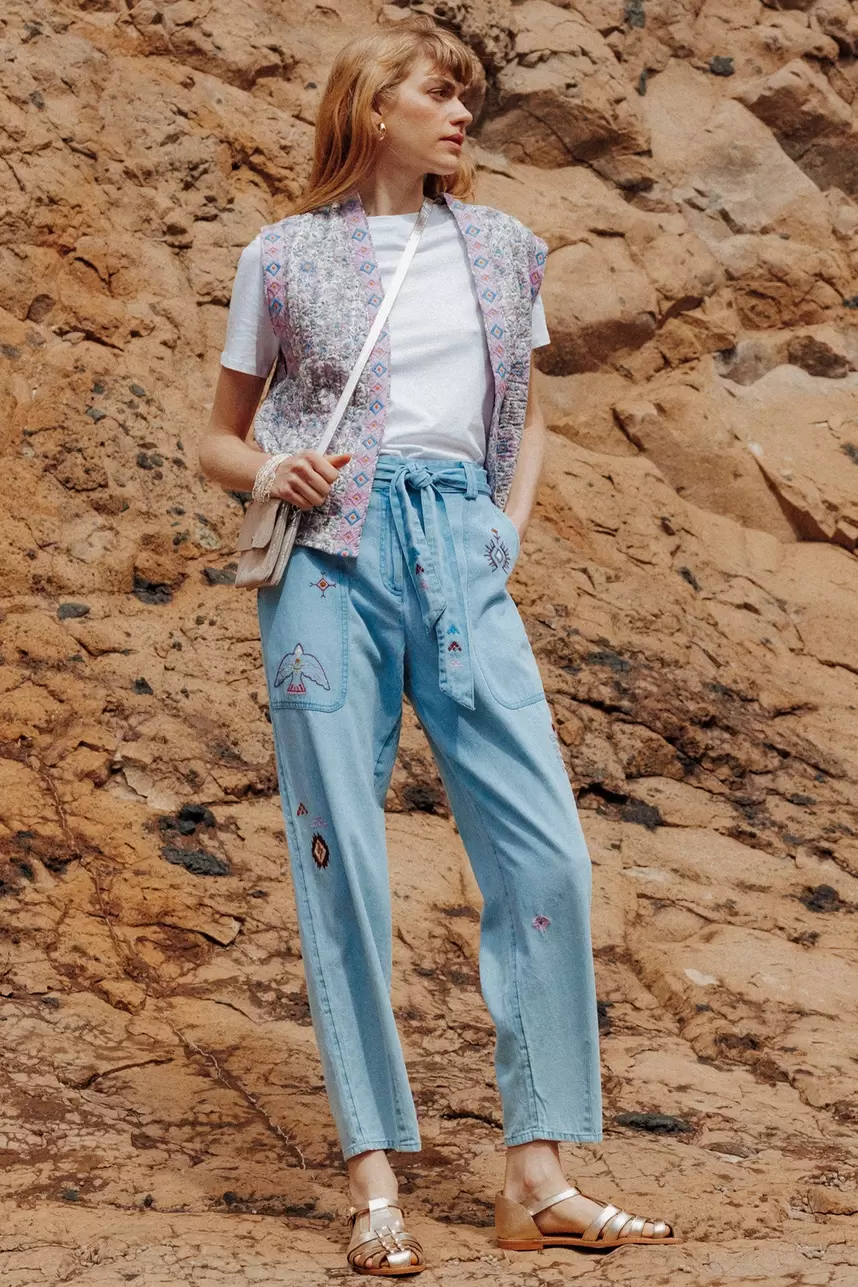 Jean light brodé Femme