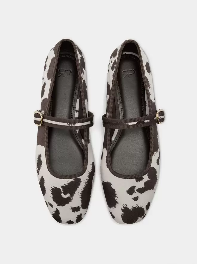 Ballet flats with animal printed pattern