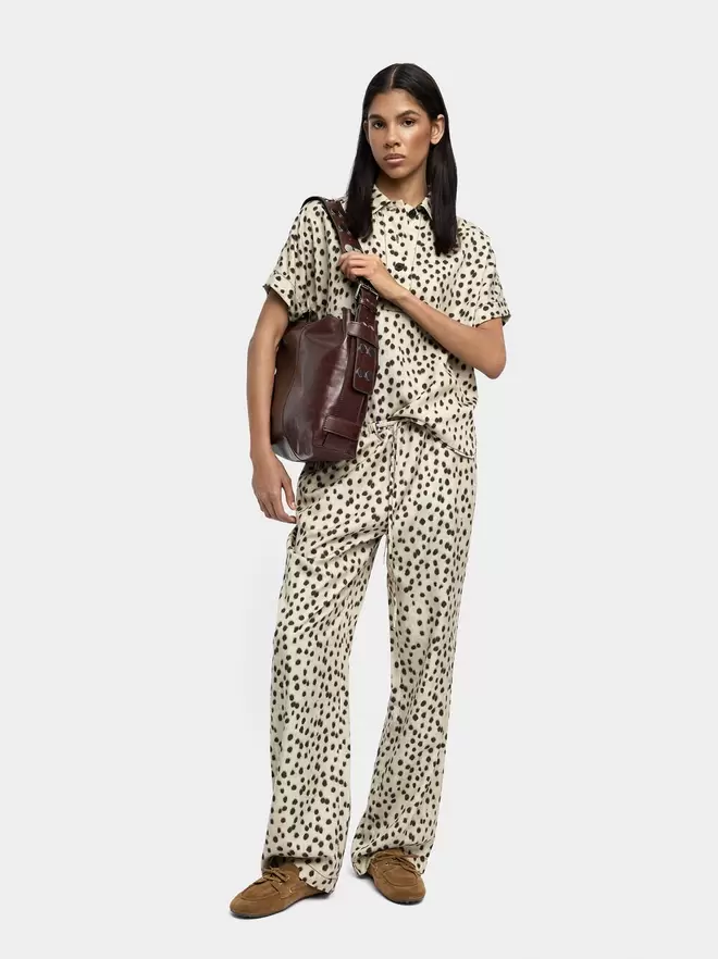 100% lyocell animal print trousers