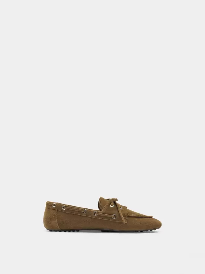 Leather moccasins with laces
