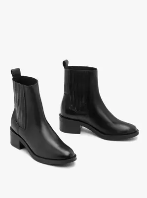 Czarne ocieplane sztyblety ze skóry licowej