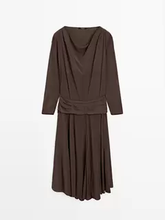 Długa luźna sukienka z drapowanym paskiem gorsetowym