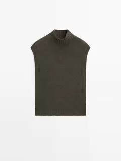 Sweter z golfem bez rękawów