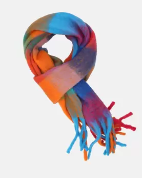 Ciepły szal z frędzlami