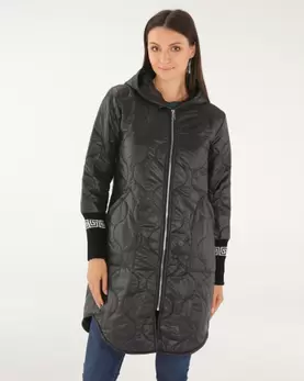 Dłuższa kurtka z kapturem