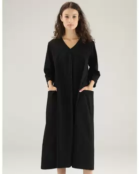 Długa czarna sukienka