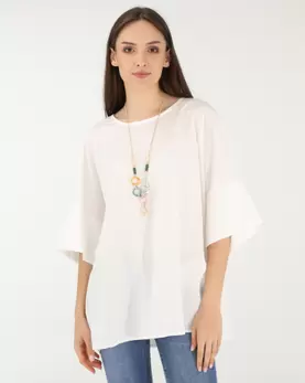 Luźna bluzka z naszyjnikiem
