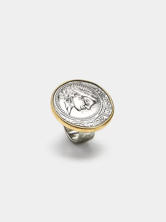 Bicolor ring with coin