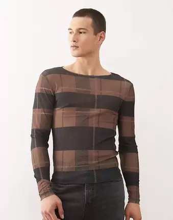 COLLUSION – Siateczkowy dopasowany T-shirt z długimi rękawami w kratkę