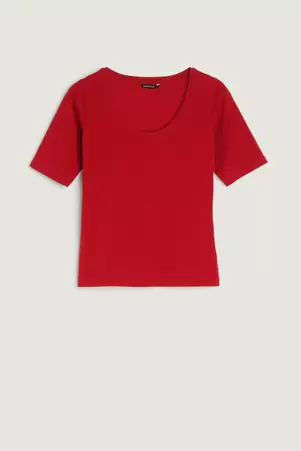 Top w kolorze ciemnej czerwieni