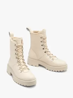 Beżowe skórzane śniegowce ze sznurowaniem