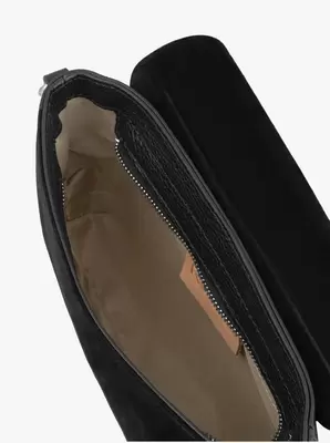 Czarna klasyczna torebka ze skóry licowej i weluru