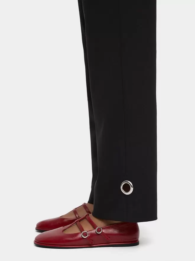 Flat leather shoes with double T-bar