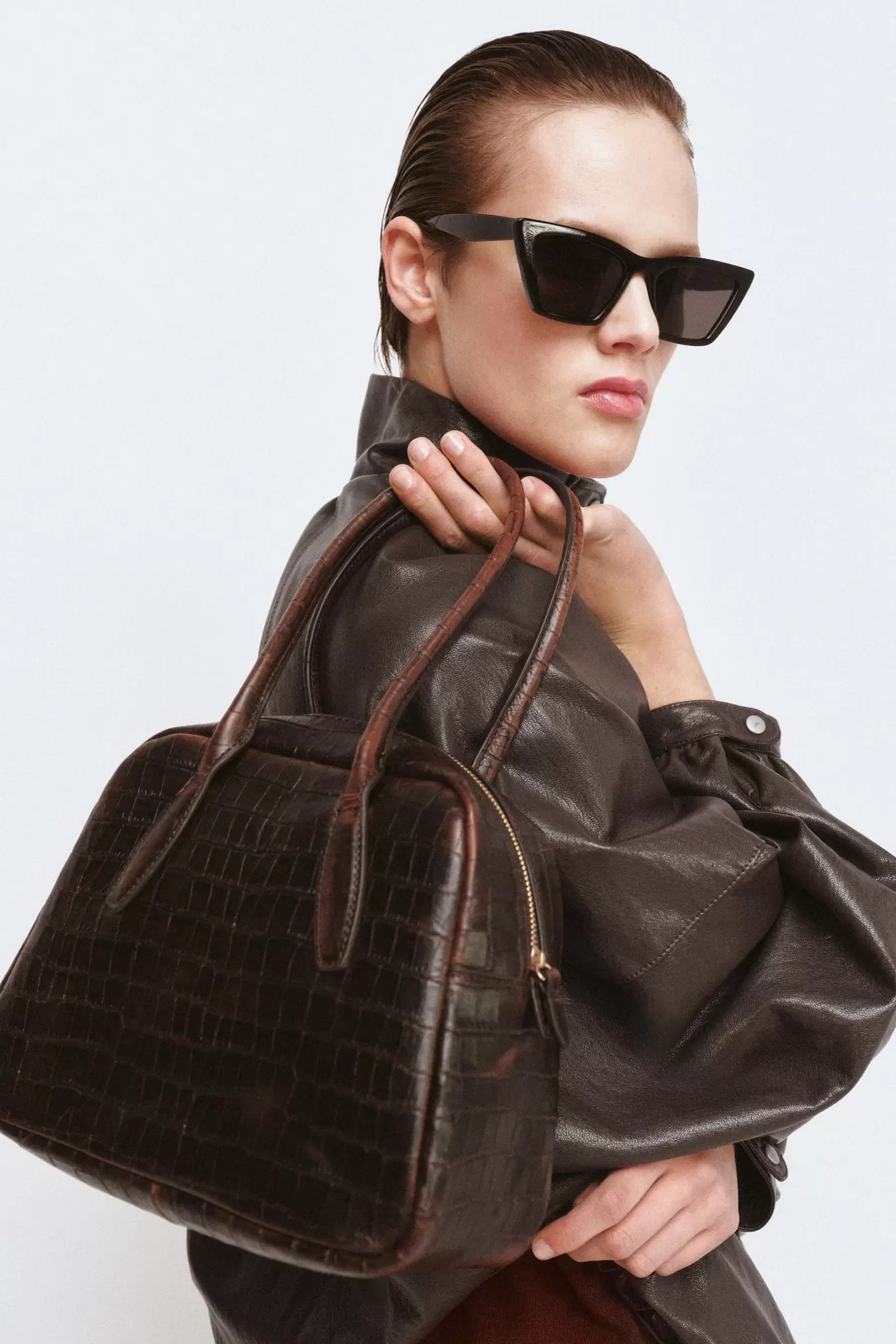 EMBOSSED LEATHER BOWLING BAG