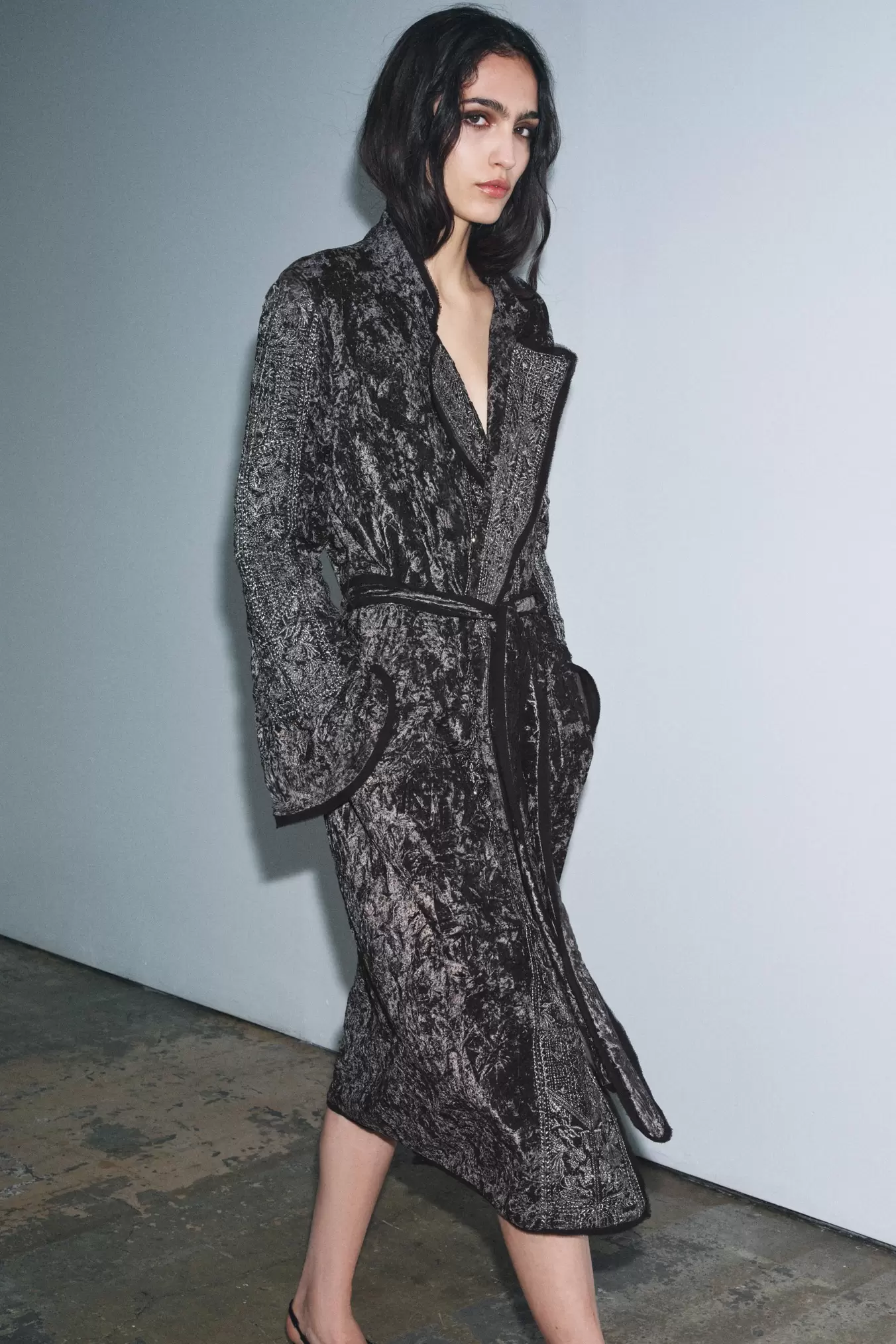 ZW COLLECTION LIMITED EDITION EMBROIDERED VELVET KIMONO