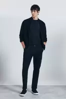 Pantalón cargo slim fit