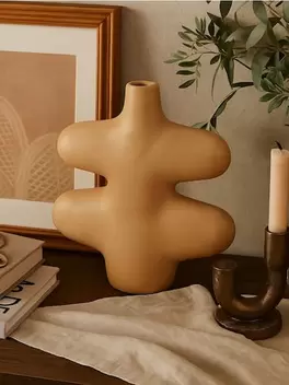 Dekoracja stojąca o nieregularnym kształcie