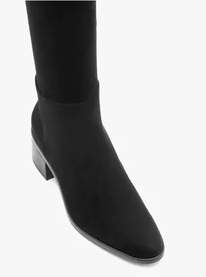 Czarne elastyczne kozaki