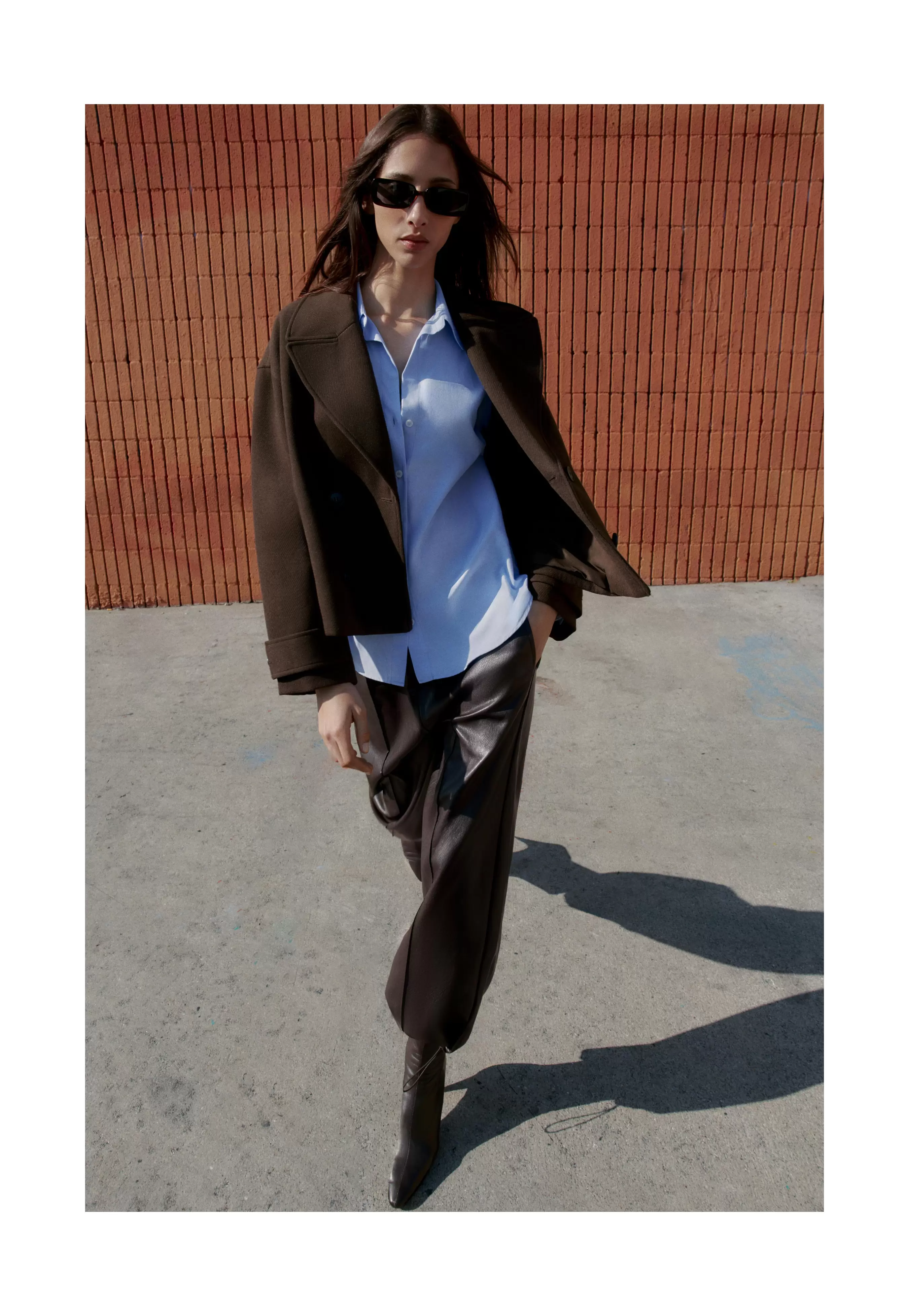 DOUBLE-BREASTED SHORT COAT