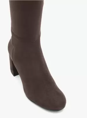 Ciemnobrązowe kozaki z szeroką elastyczną cholewką