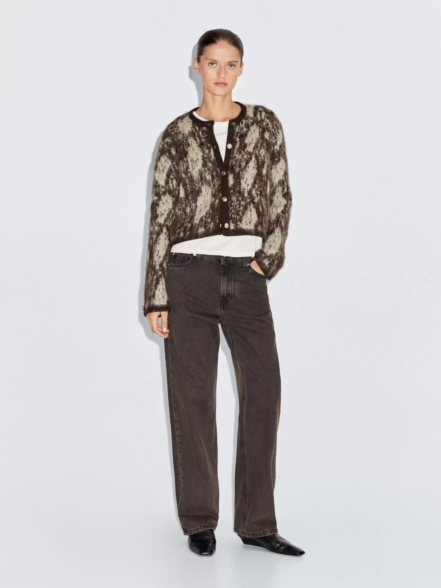 Dzianinowy kardigan w wężowy wzór